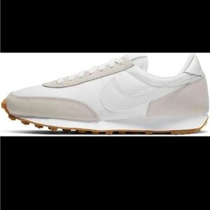 Nike Daybreak White/Gum Size 7.5 women’s